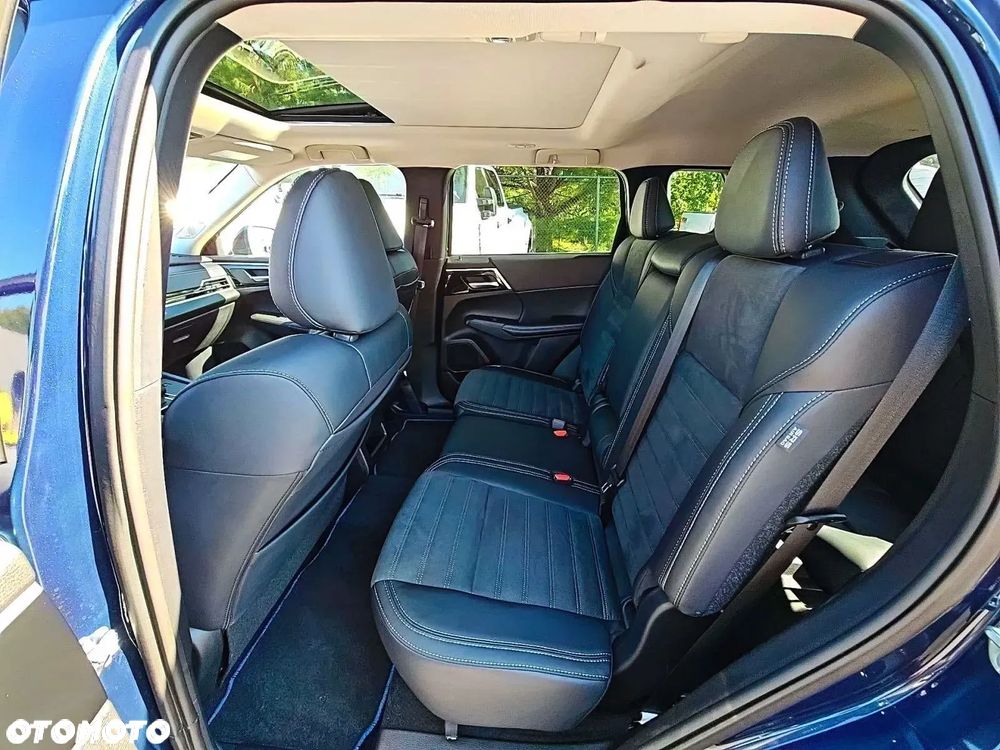 Mitsubishi Outlander - 9