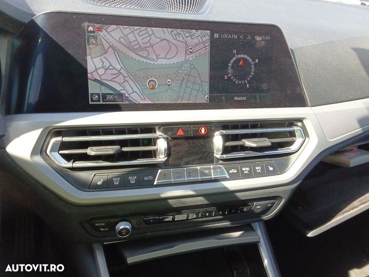 BMW Seria 3 320i xDrive Aut. Advantage - 12