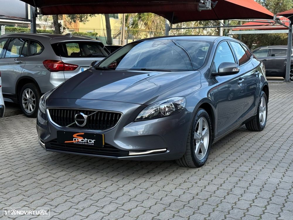 Volvo V40 2.0 D2 Momentum - 1