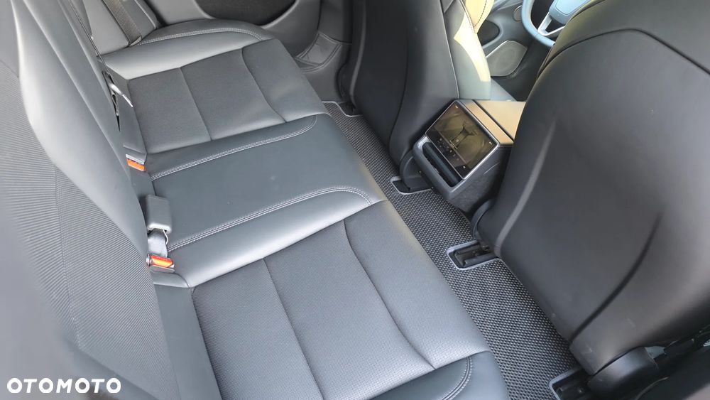 Tesla Model 3 Performance AWD - 25