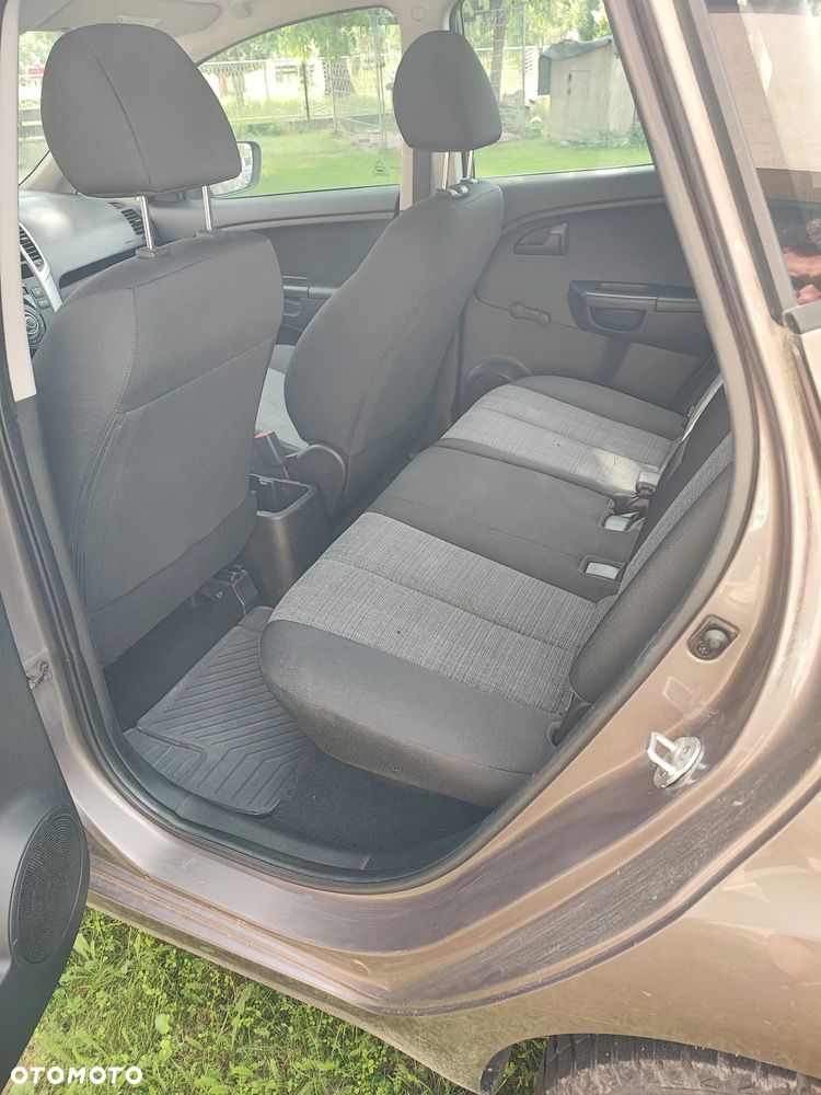 Kia Venga 1.4 L - 8