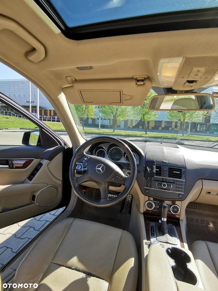 Mercedes-Benz Klasa C 300 4Matic 7G-TRONIC Avantgarde - 20