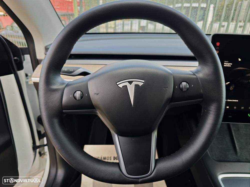 Tesla Model Y Long Range Dual Motor AWD - 11
