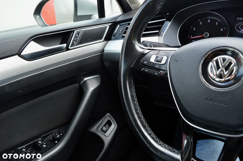 Volkswagen Passat 1.8 TSI BMT Comfortline DSG - 23