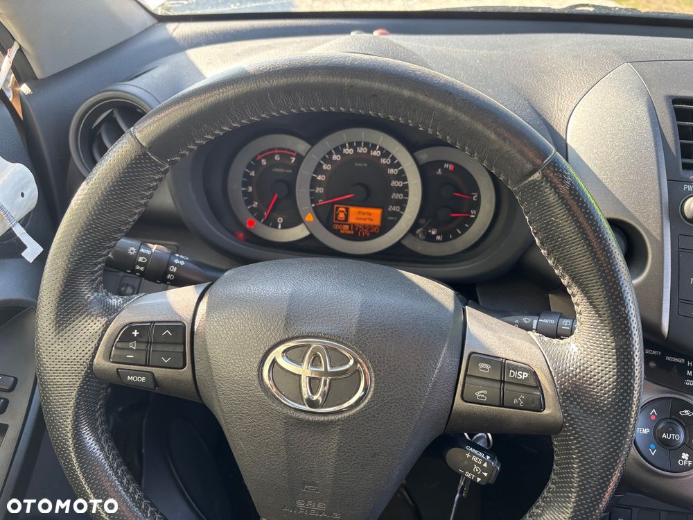 Toyota RAV4 2.2 D-4D 4x4 - 8