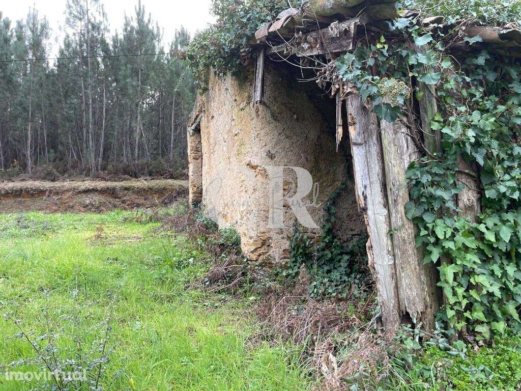 Terreno com ruínas - Grande imagem: 5/10