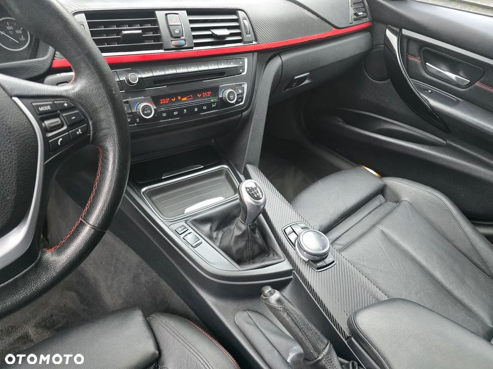 BMW Seria 3 318d DPF Edition Sport - 14