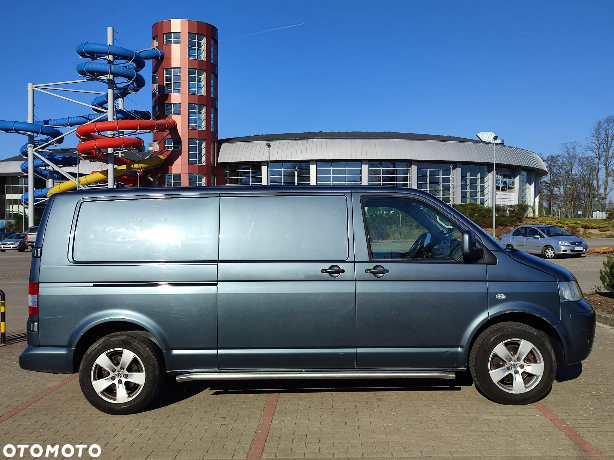 Volkswagen T5 Long L2H1 2.5TDI Klima, Alu, Skrzydełka, Podłokietniki, Po pełnym serwisie - 12