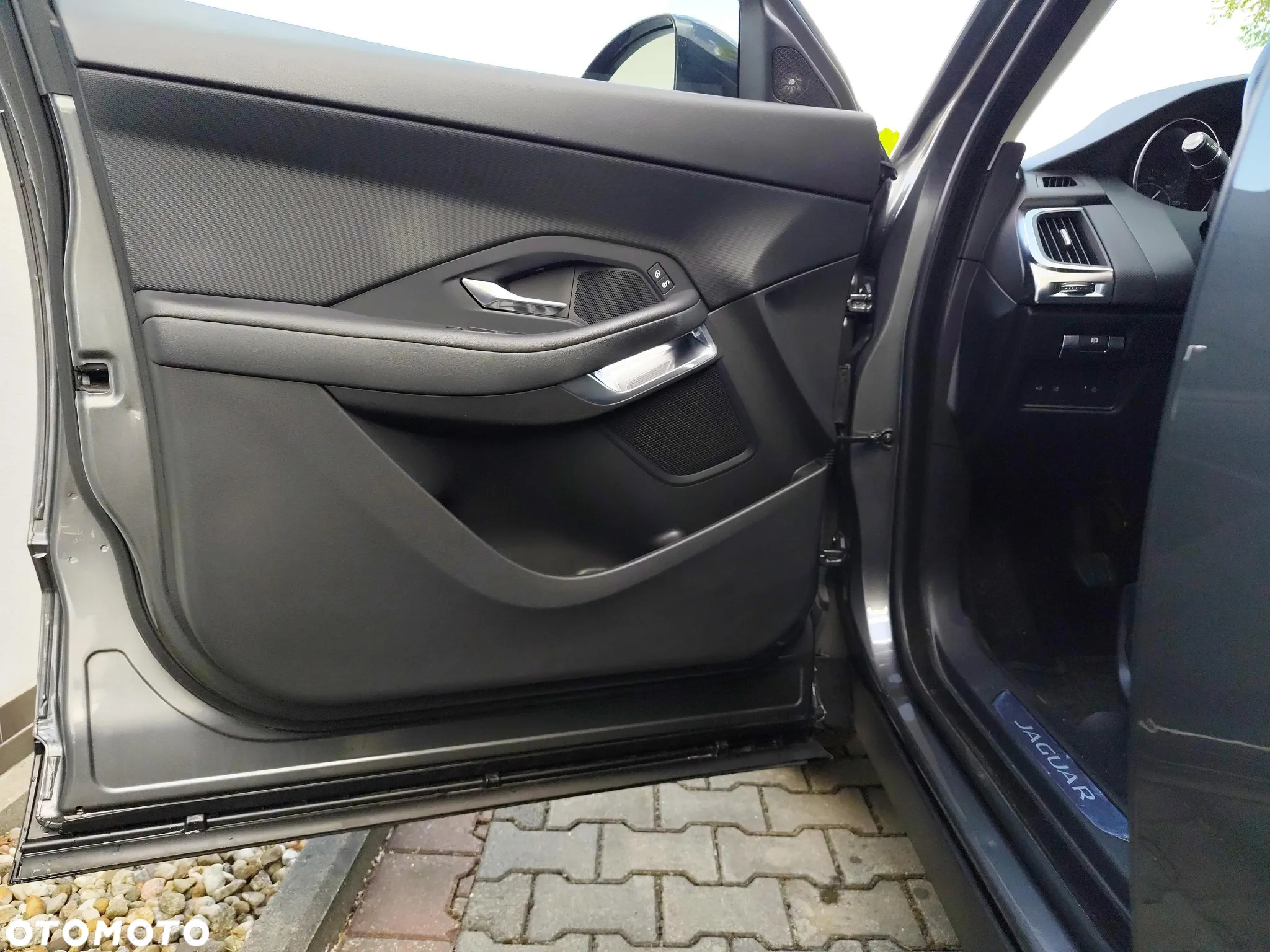Jaguar E-Pace 2.0 i4D FWD - 10