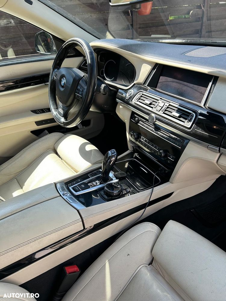 BMW Seria 7 740d xDrive - 9