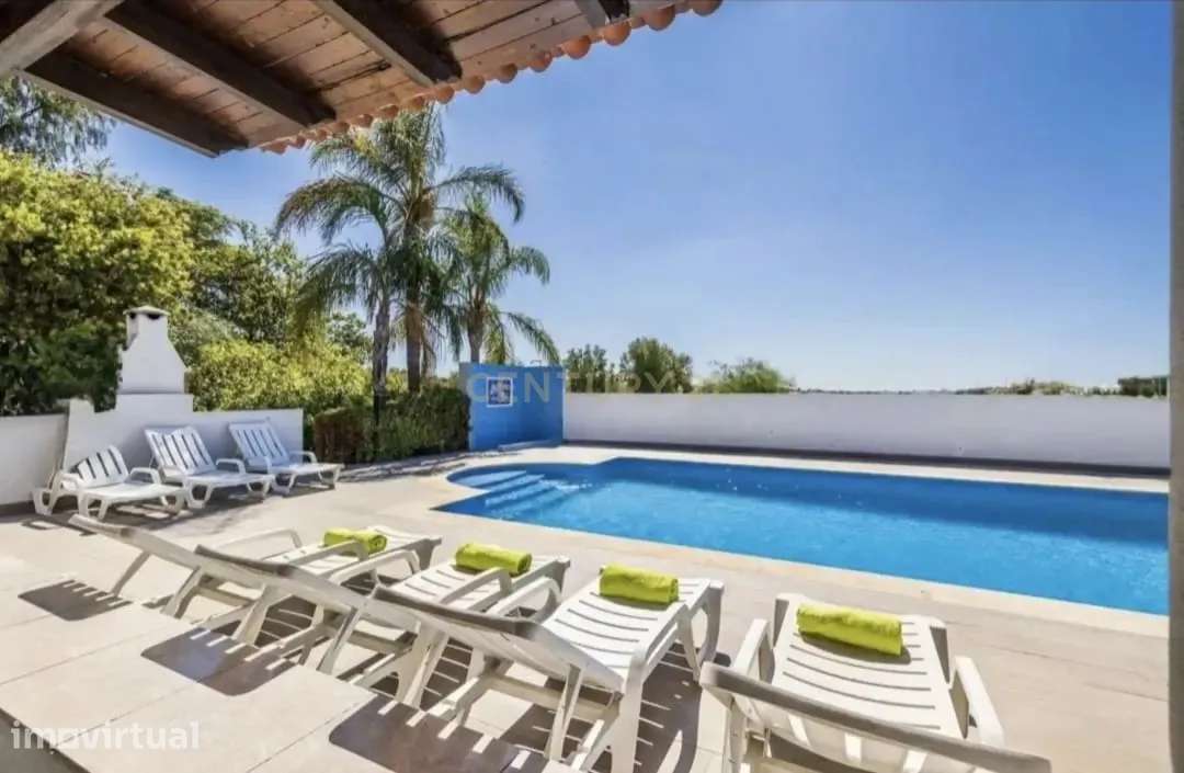 Moderna Moradia T4 com piscina e ginásio no Cerro Azul - Grande imagem: 4/26