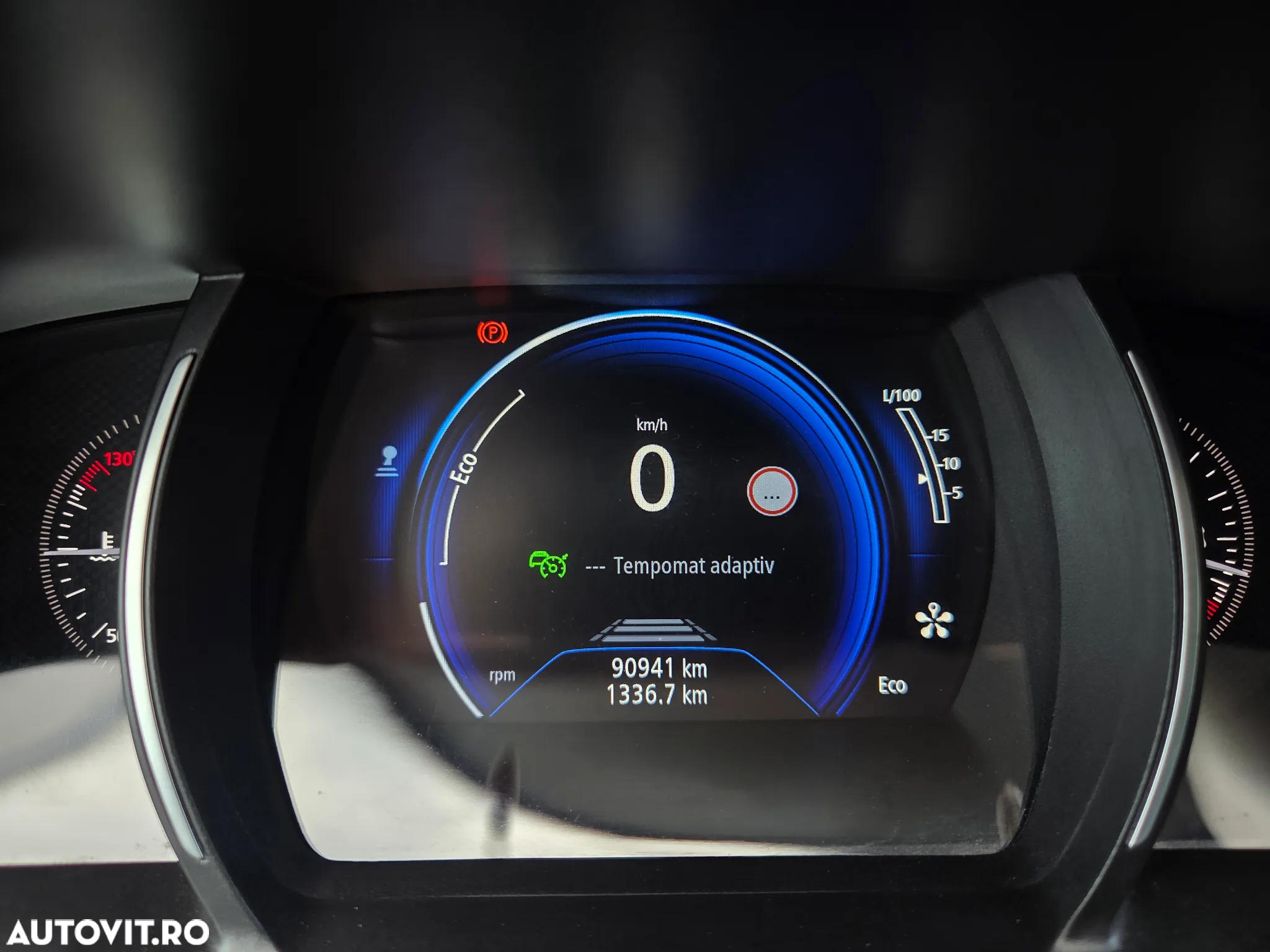 Renault Megane ENERGY TCe Zen - 26