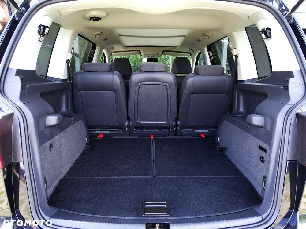 Volkswagen Touran - 34