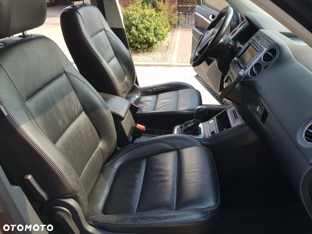Volkswagen Tiguan 2.0 TDI DPF 4Motion BlueMotion Technology DSG Sport & Style - 20