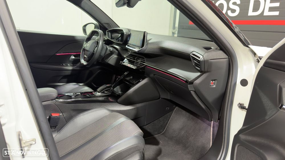 Peugeot e-2008 GT - 18