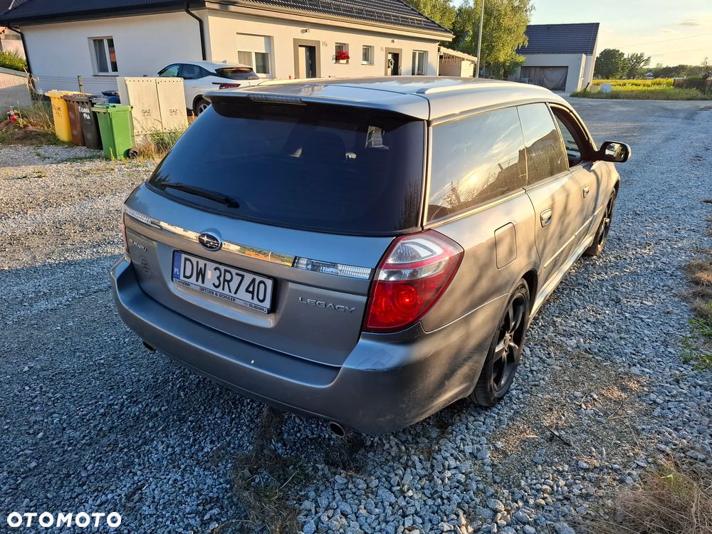 Subaru Legacy - 11