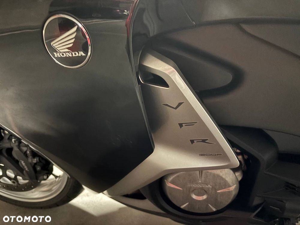 Honda VFR - 10