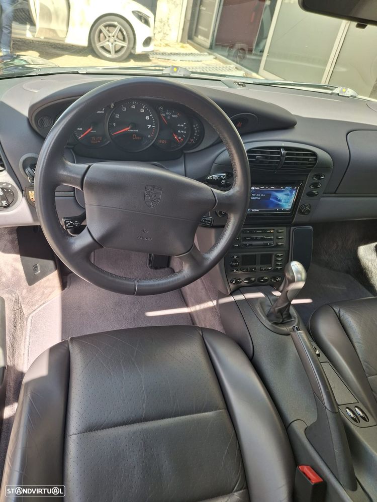 Porsche 911 (996) Carrera Coupé - 5