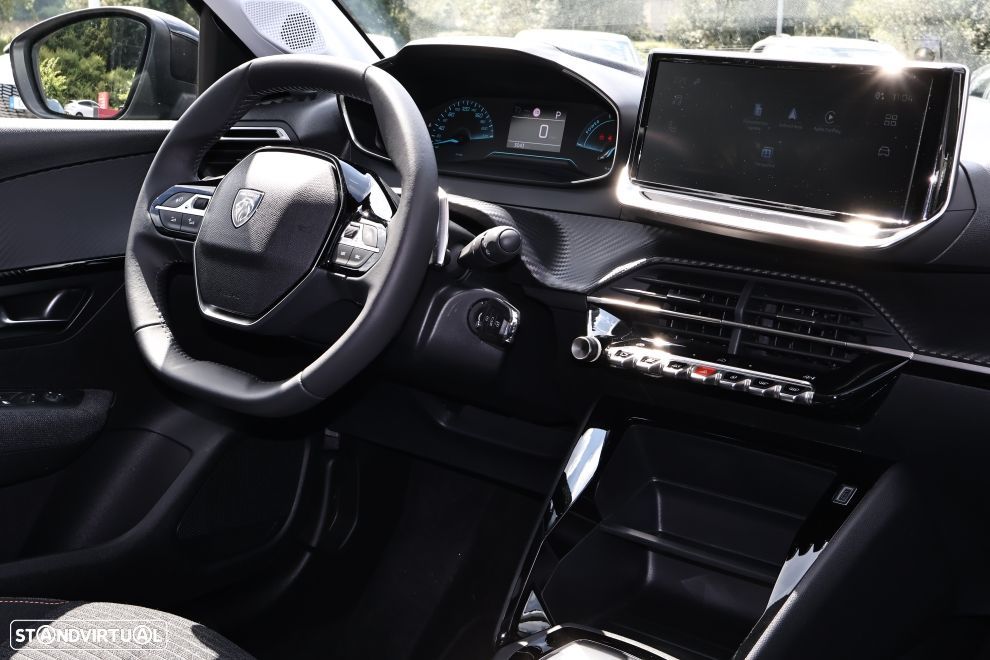 Peugeot 208 - 11