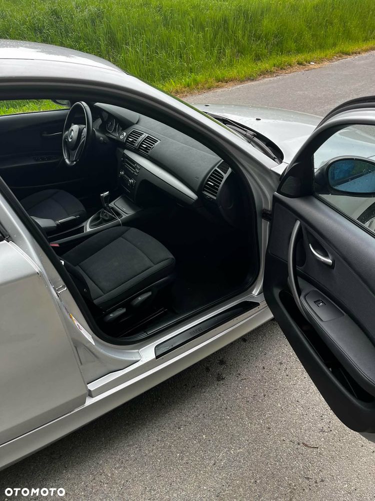 BMW Seria 1 118d DPF - 12