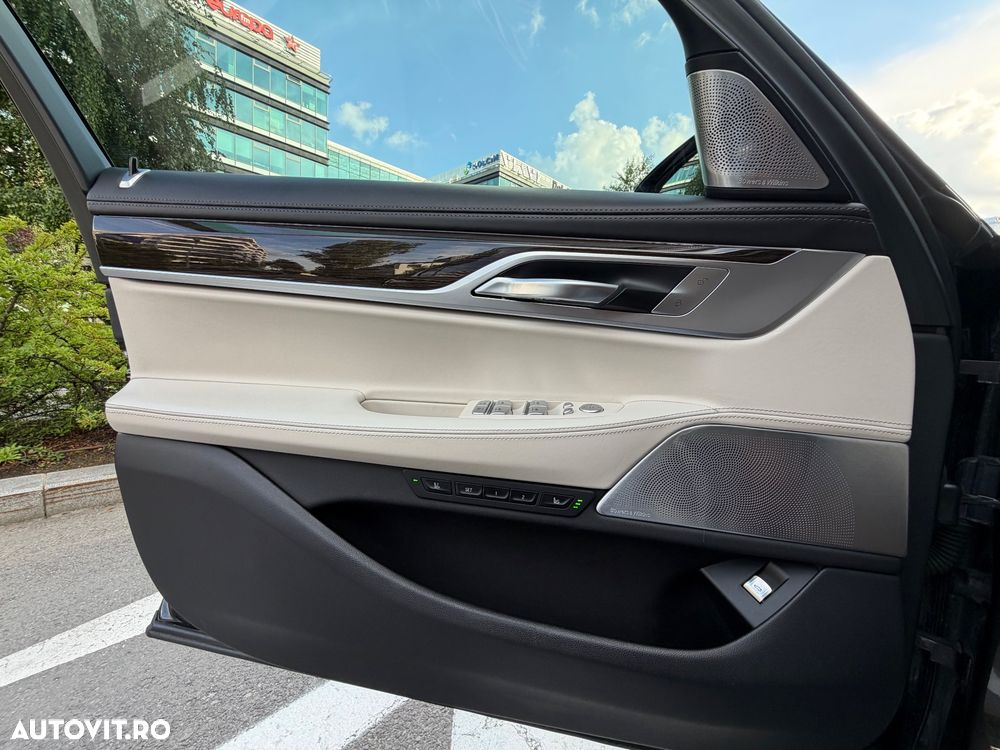 BMW Seria 7 740Li - 31