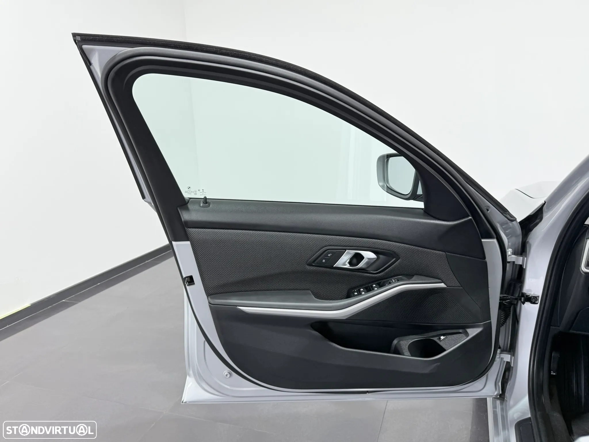 BMW 330 e Corporate Edition Auto - 17