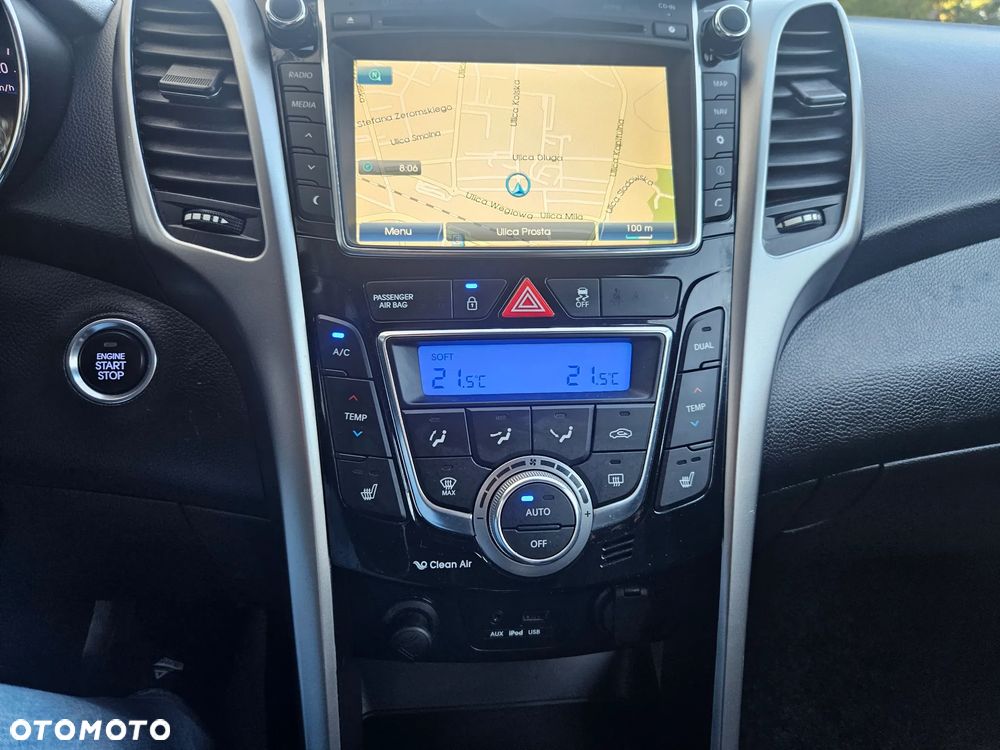 Hyundai i30 blue 1.6 GDI YES Gold - 3