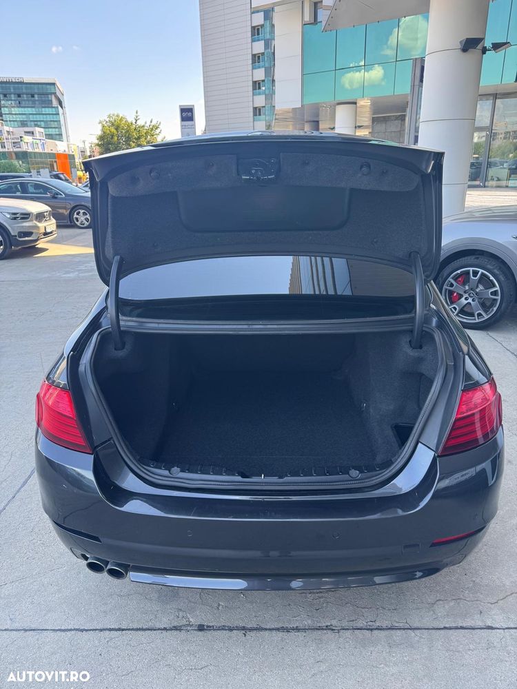 BMW Seria 5 518d Aut. Luxury Line - 16