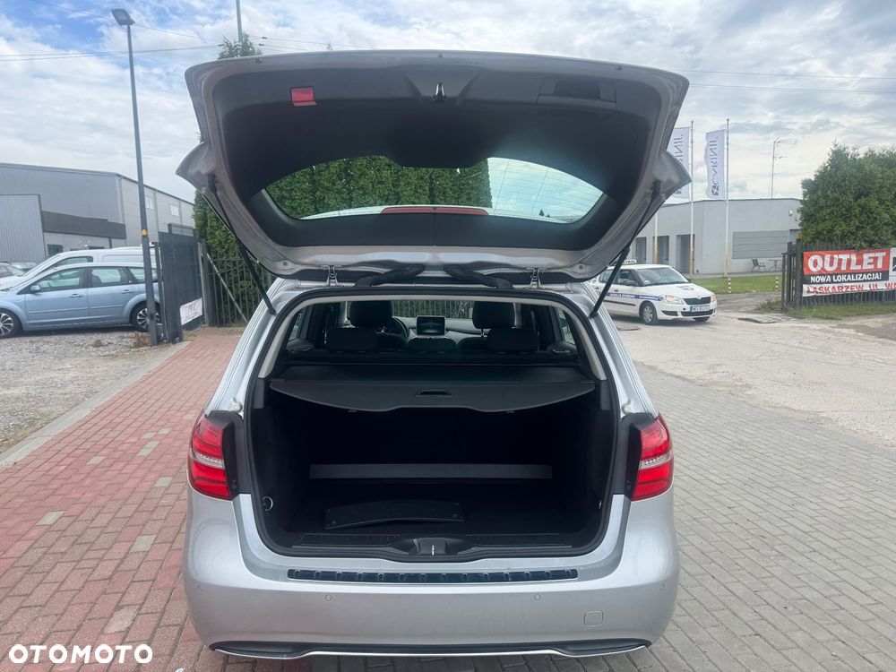 Mercedes-Benz Klasa B 220 4Matic 7G-DCT Edition - 14