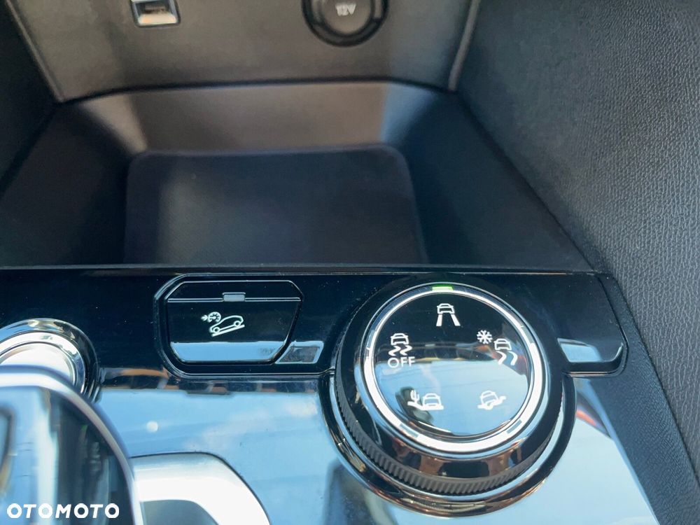 Peugeot 3008 1.6 PureTech GPF GT Line S&S EAT8 - 29