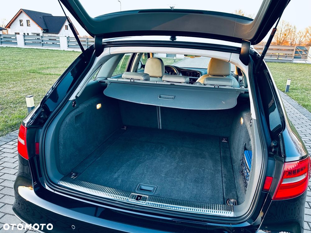 Audi A4 Avant 2.0 TDI DPF clean diesel multitronic S line Sportpaket - 22