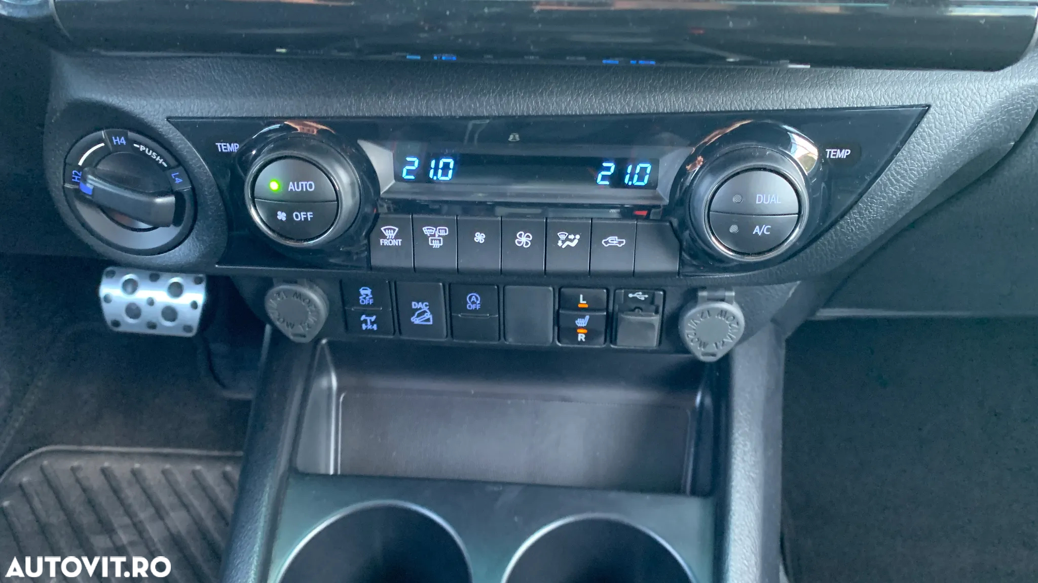 Toyota Hilux 2.8D 204CP 4x4 Double Cab AT GR Sport II - 27
