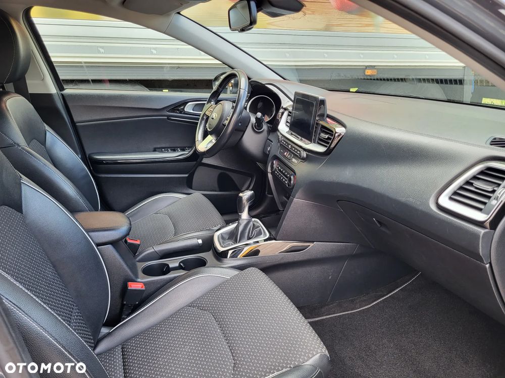 Kia Ceed 1.4 T-GDI L Business Line Plus - 31