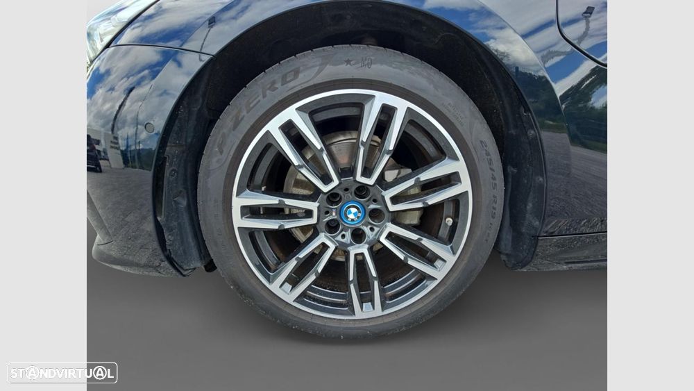 BMW 530 e Pack Desportivo M - 16