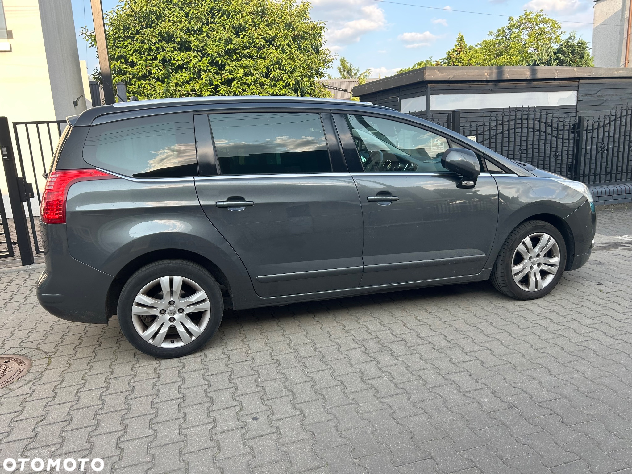 Peugeot 5008 1.6 THP Family - 3
