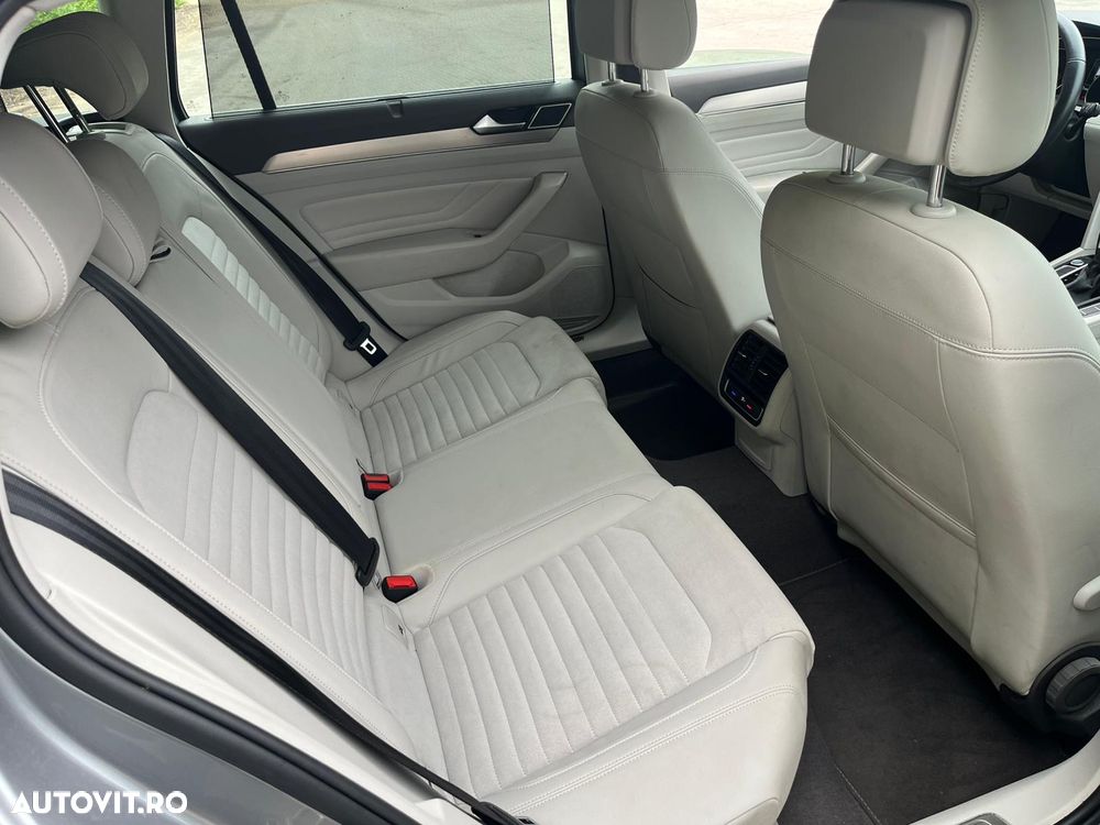 Volkswagen Passat 2.0 TDI SCR DSG Elegance - 23