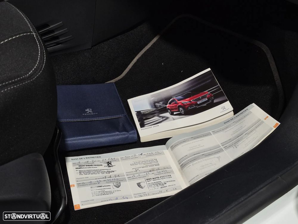Peugeot 2008 1.2 PureTech Style - 22