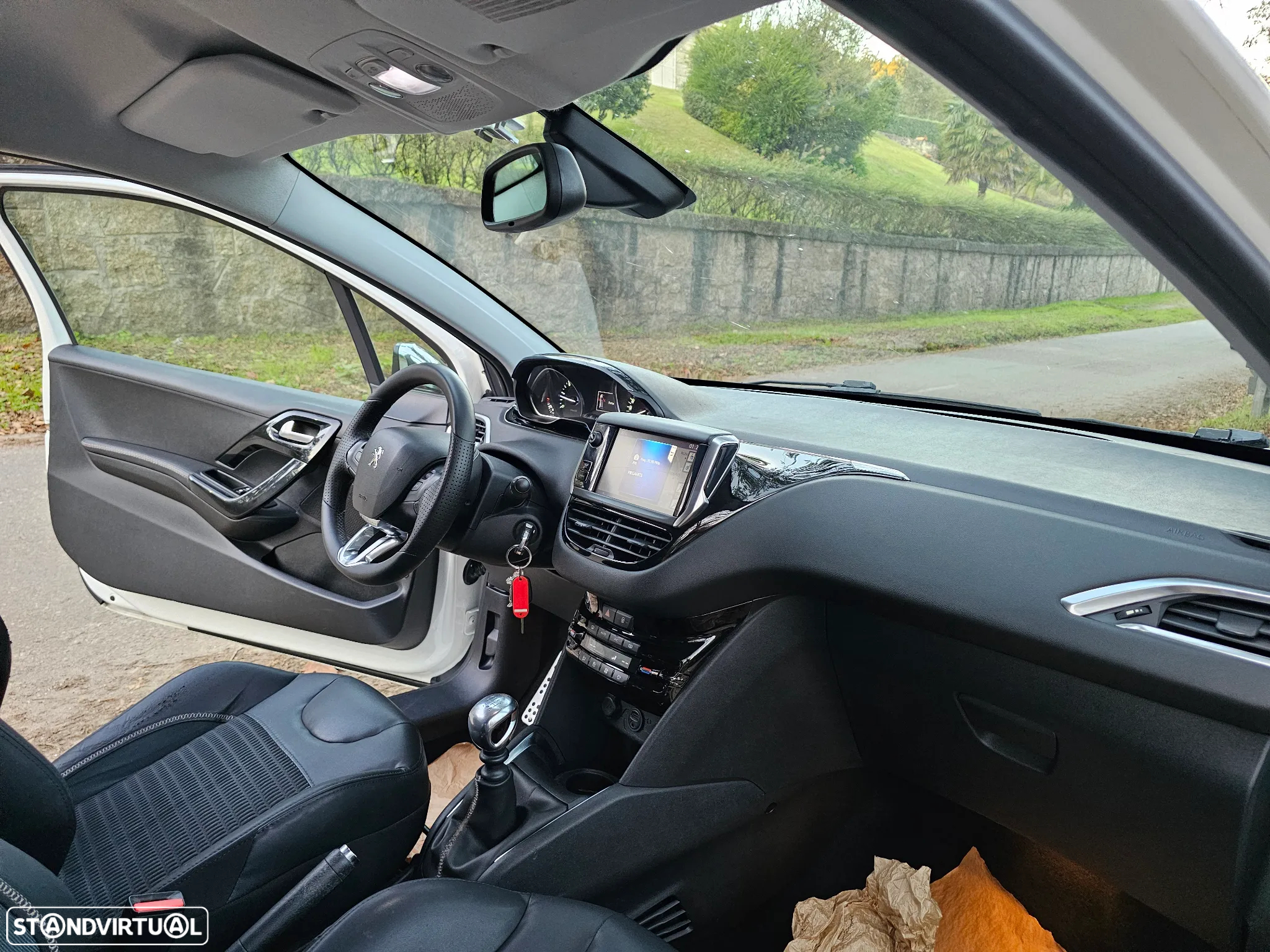Peugeot 208 1.6 e-HDi Allure - 16