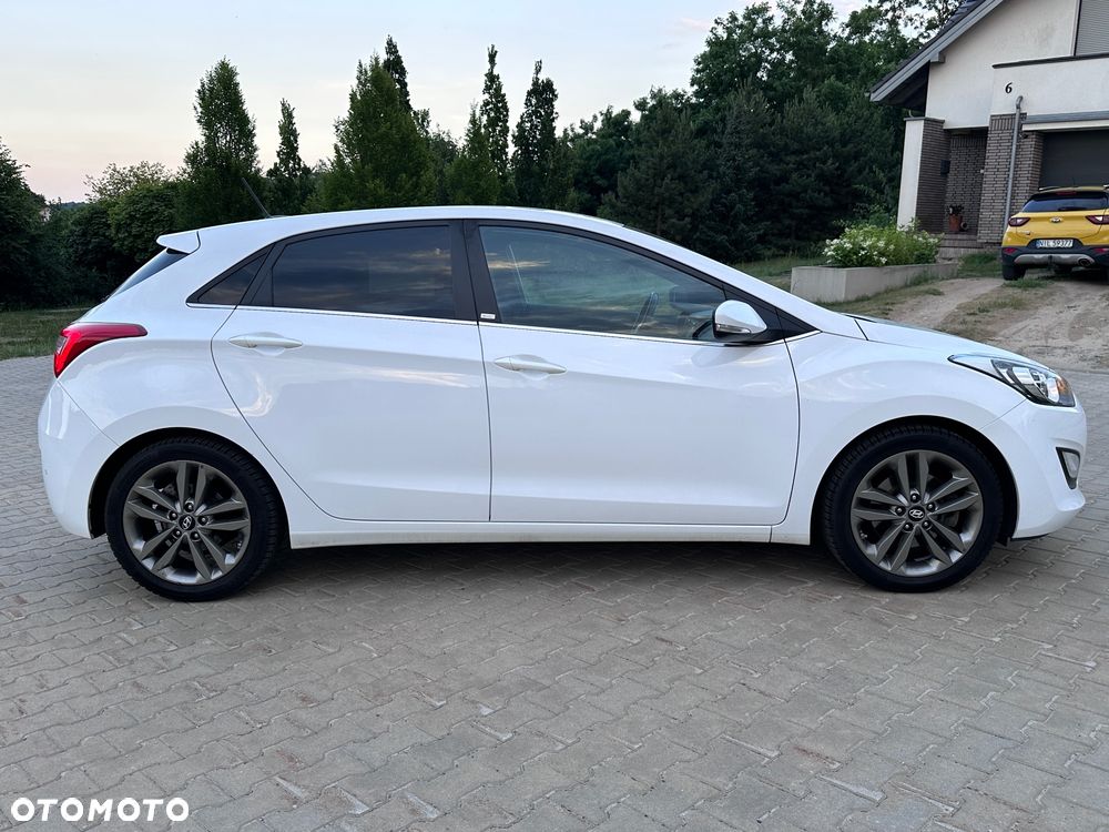 Hyundai i30 blue 1.6 GDI Passion - 15