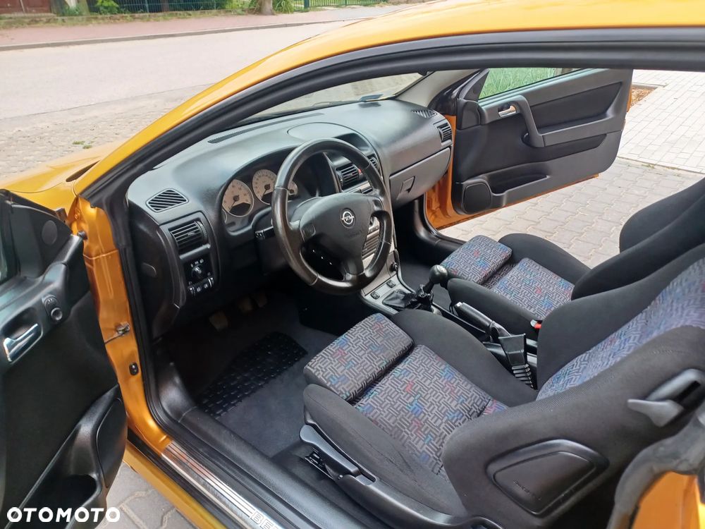 Opel Astra 2.2 Bertone - 21