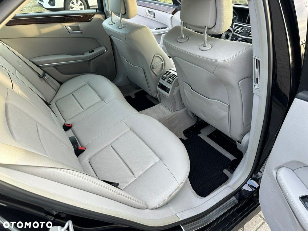 Mercedes-Benz Klasa E - 9