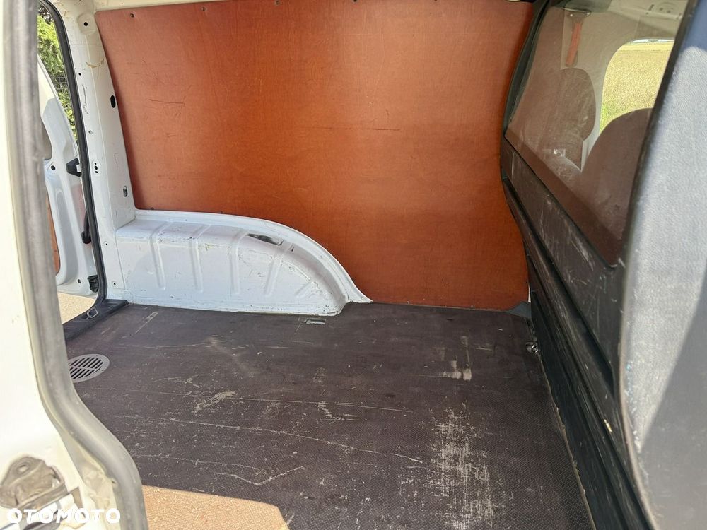 Volkswagen Caddy - 13