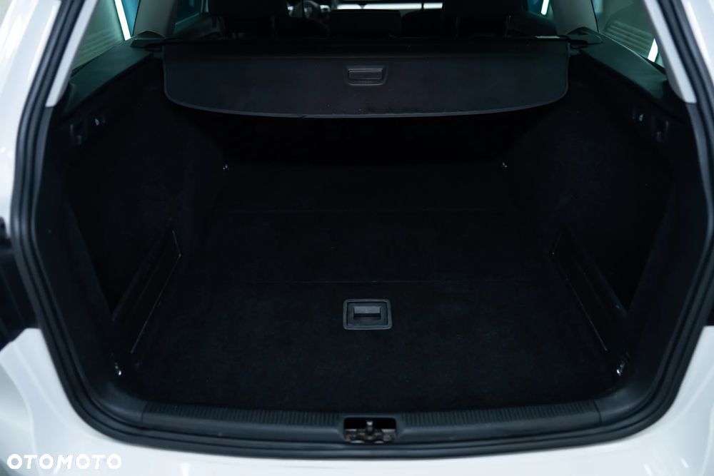 Volkswagen Passat 2.0 TDI DSG BlueMotion Technology R-Line - 19