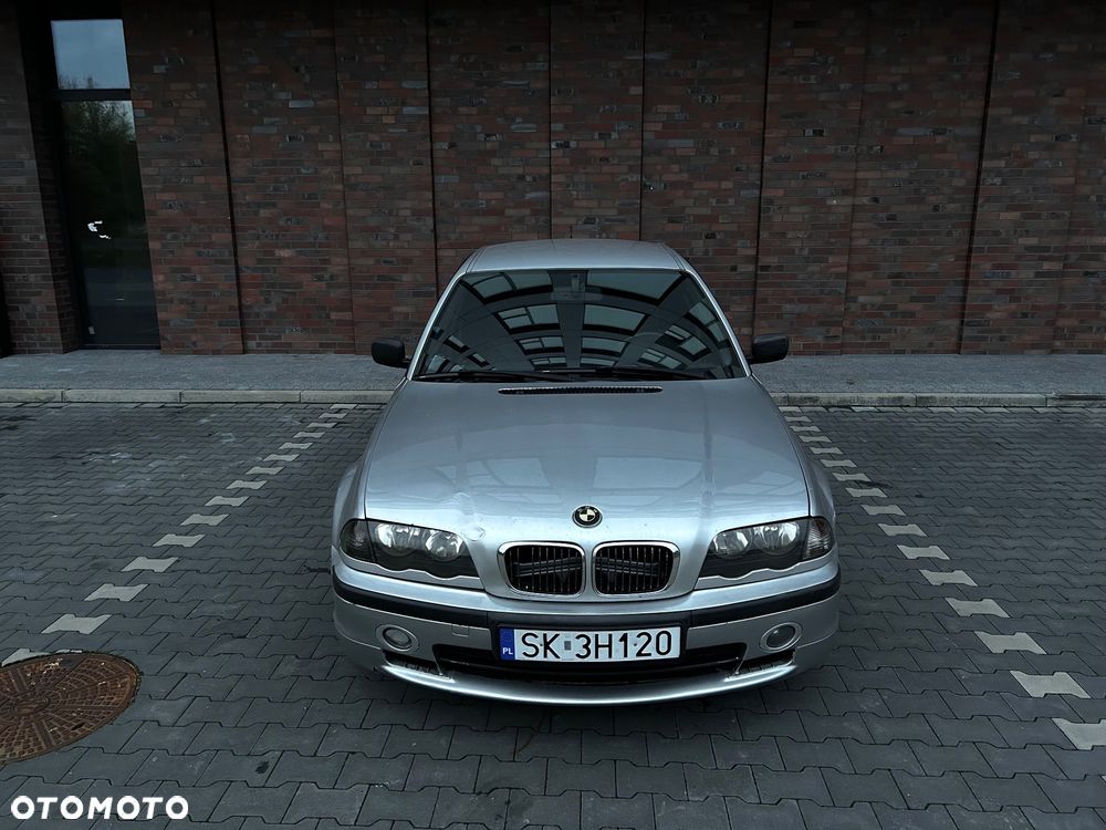 BMW Seria 3 320i - 3
