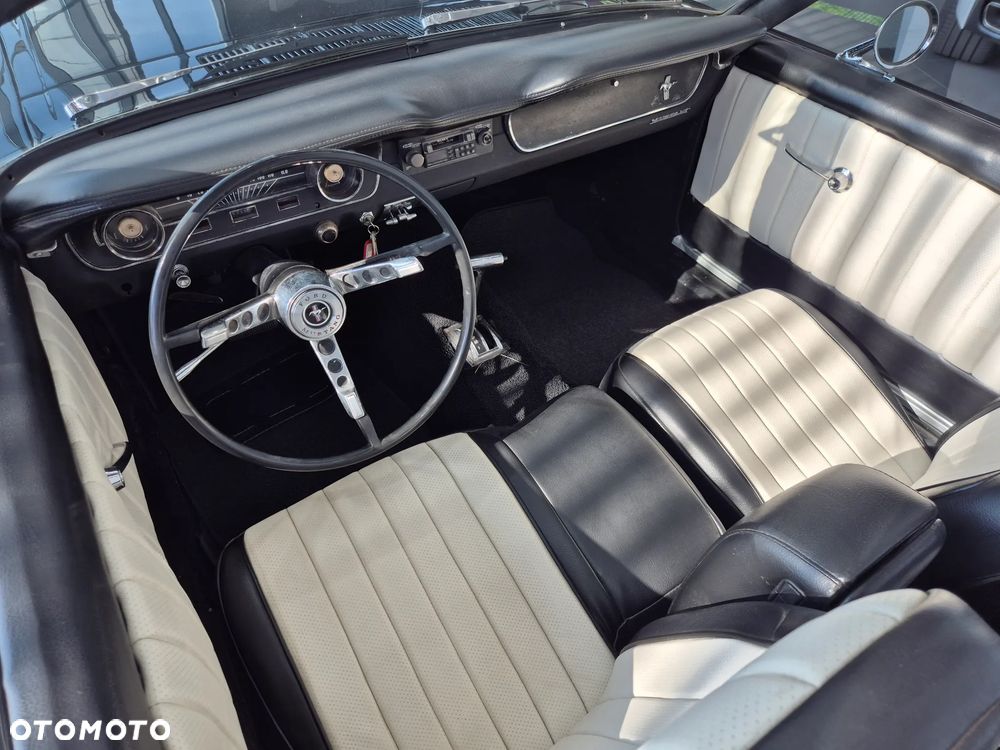 Ford Mustang - 22