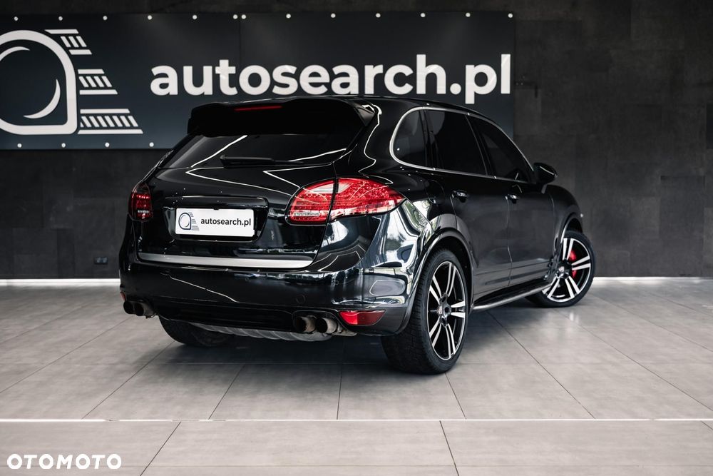 Porsche Cayenne Turbo - 4