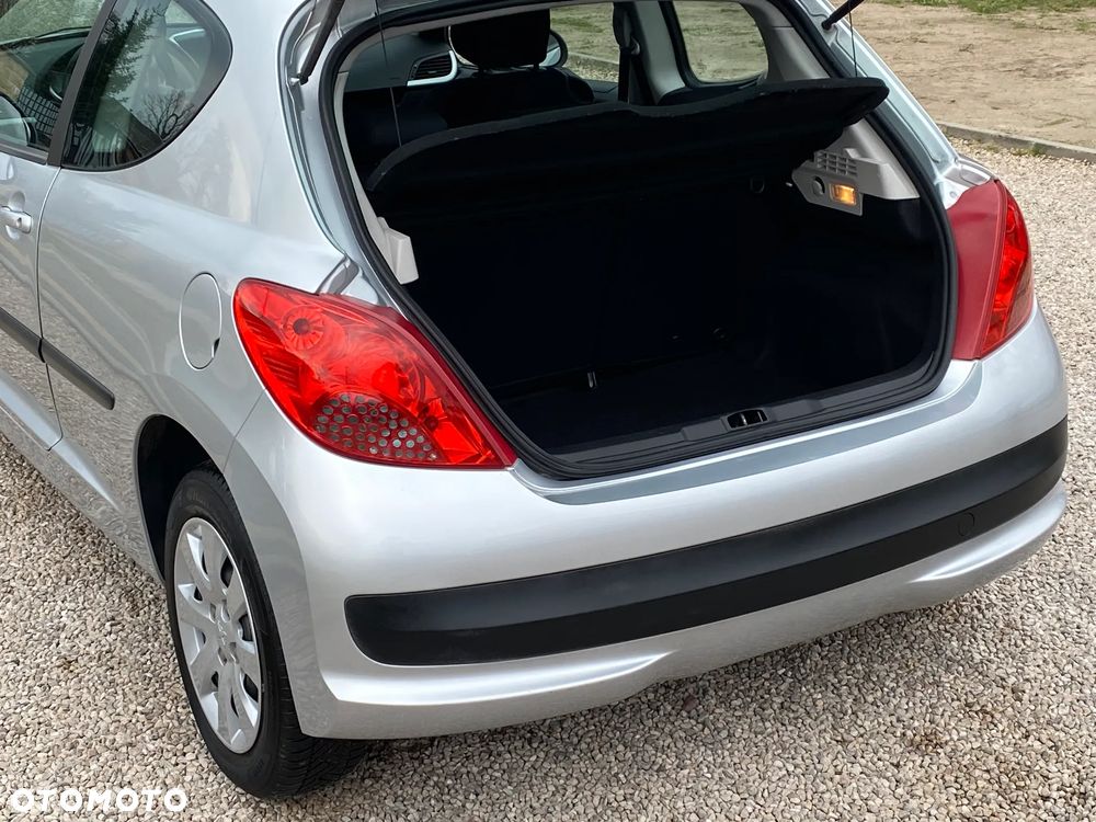 Peugeot 207 75 Urban Move - 16