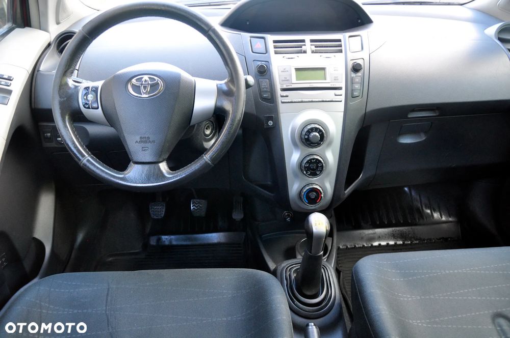 Toyota Yaris 1.3 Prestige - 9