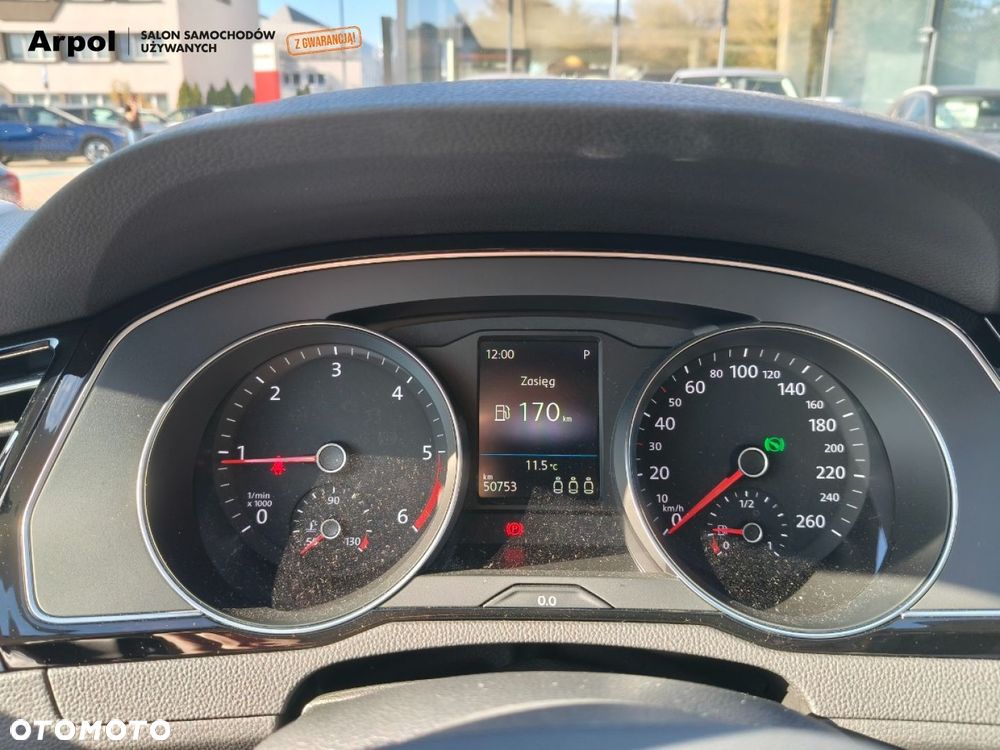 Volkswagen Passat - 19