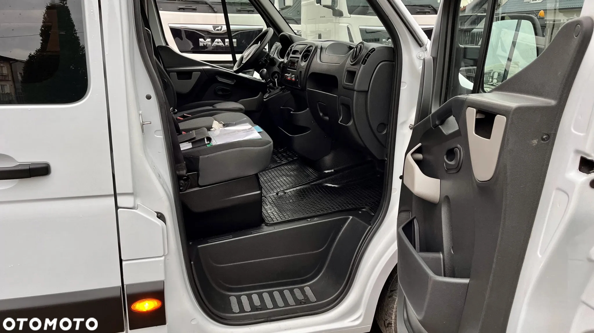 Renault MASTER 2.3 130KM / BRYGADÓWKA / PIERWSZY WŁAŚCICIEL / FAKTURA VAT 23% - 12